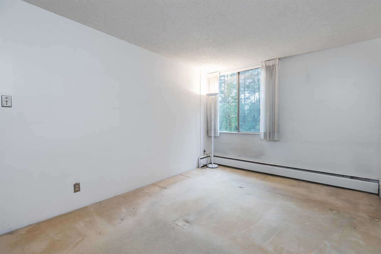 408-2020 Fullerton Ave