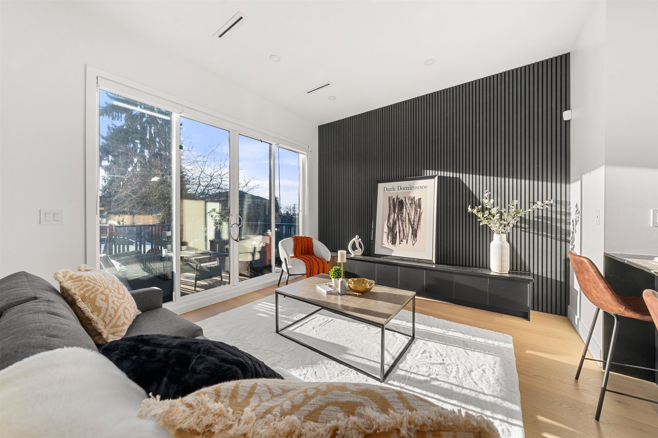 1-3559 Haida Dr