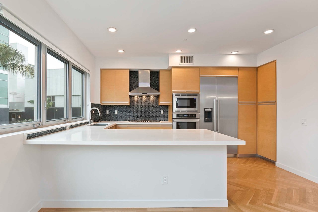 310 WASHINGTON BLVD Unit: 804