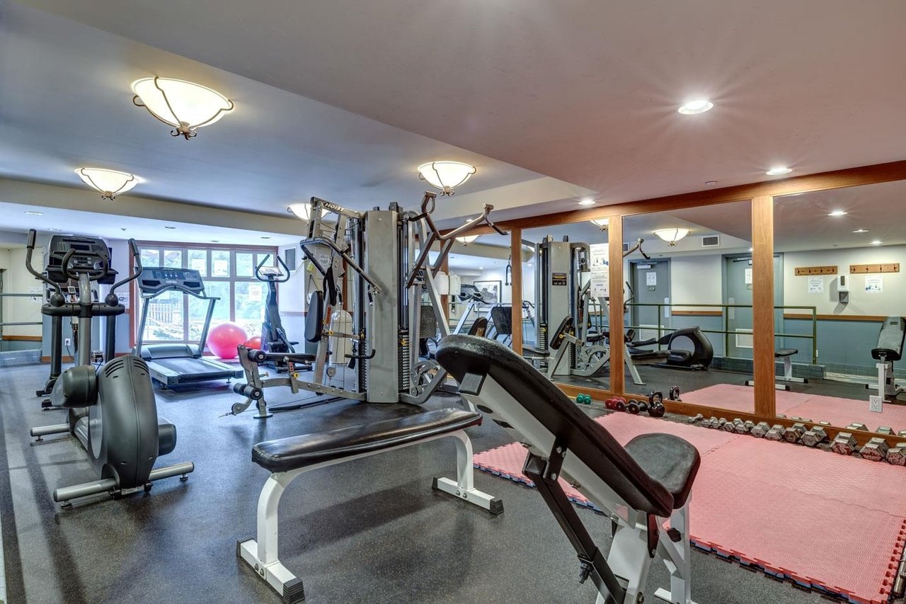 102-4660 Blackcomb Wy