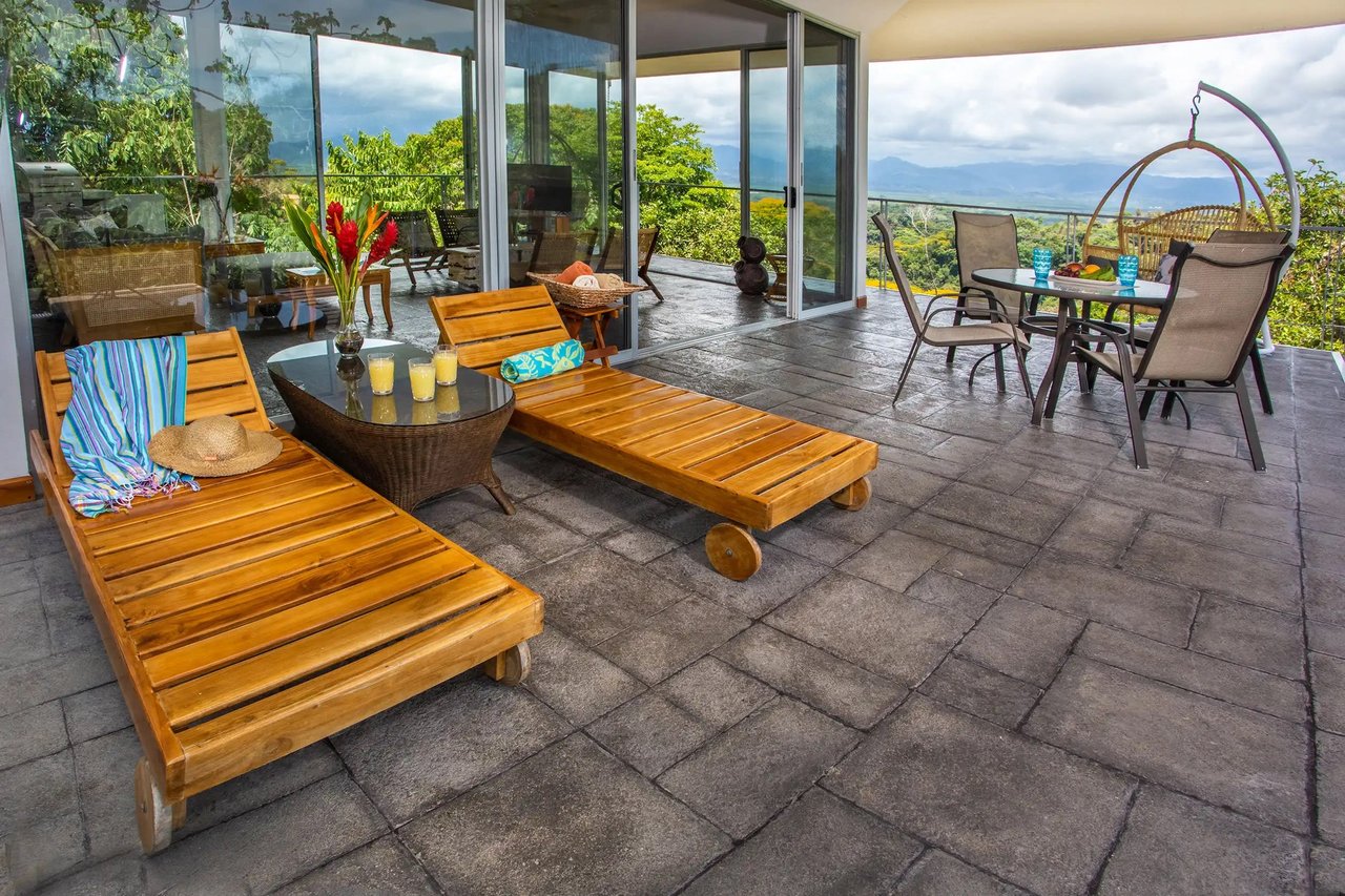  Discover Tranquil Luxury at Villa Joya: Your Exclusive Retreat in El Salto Estates