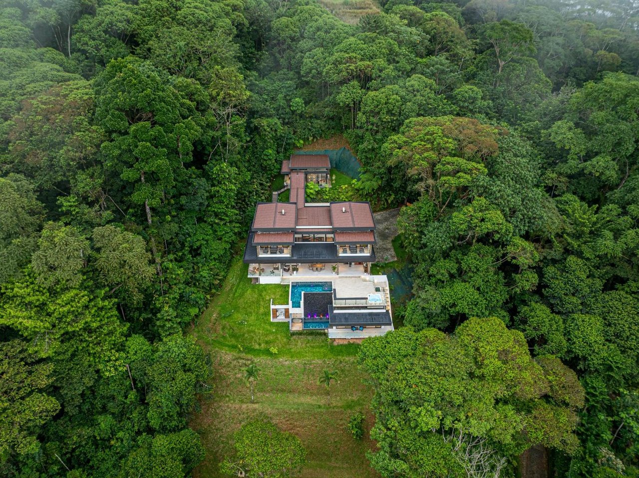 Private Waterfall Luxury Estate, Dominical, Puntarenas