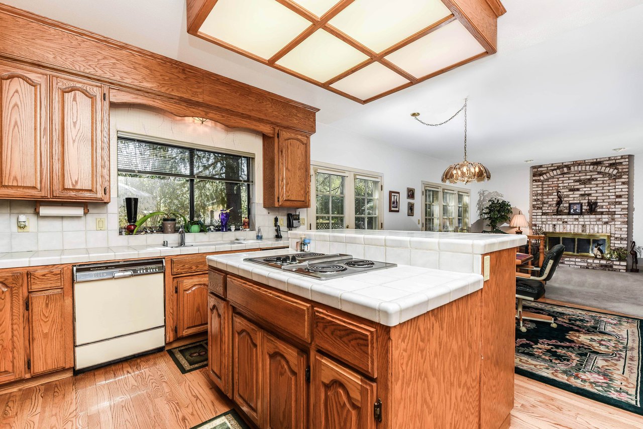Fantastic Opportunity to buy in Alamo!