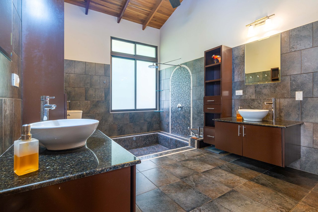 Ocean Mountain View with Privacy! Casa Carpe Diem 