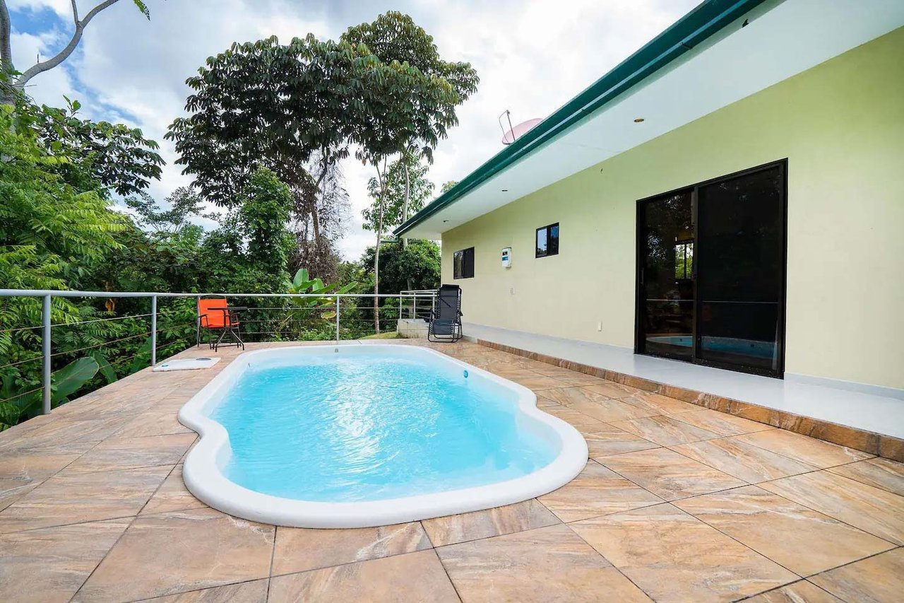  Affordable & Charming 1 bedroom Villa with Pool in gated community, immersed in the rainforest close to Quepos  