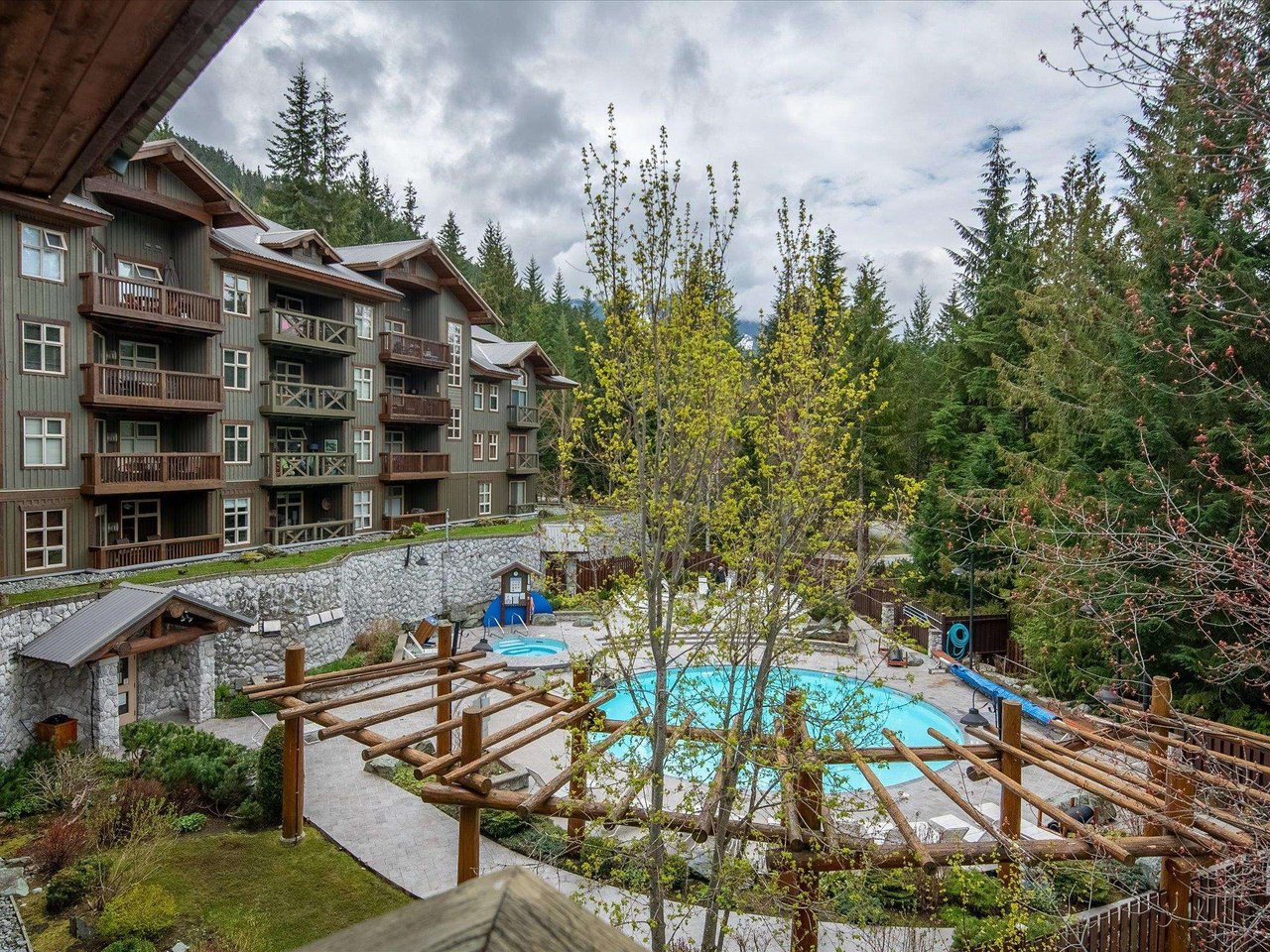 305-4660 Blackcomb Wy