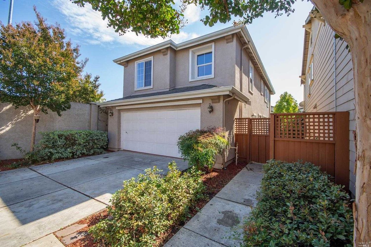 3159 Puffin Cir