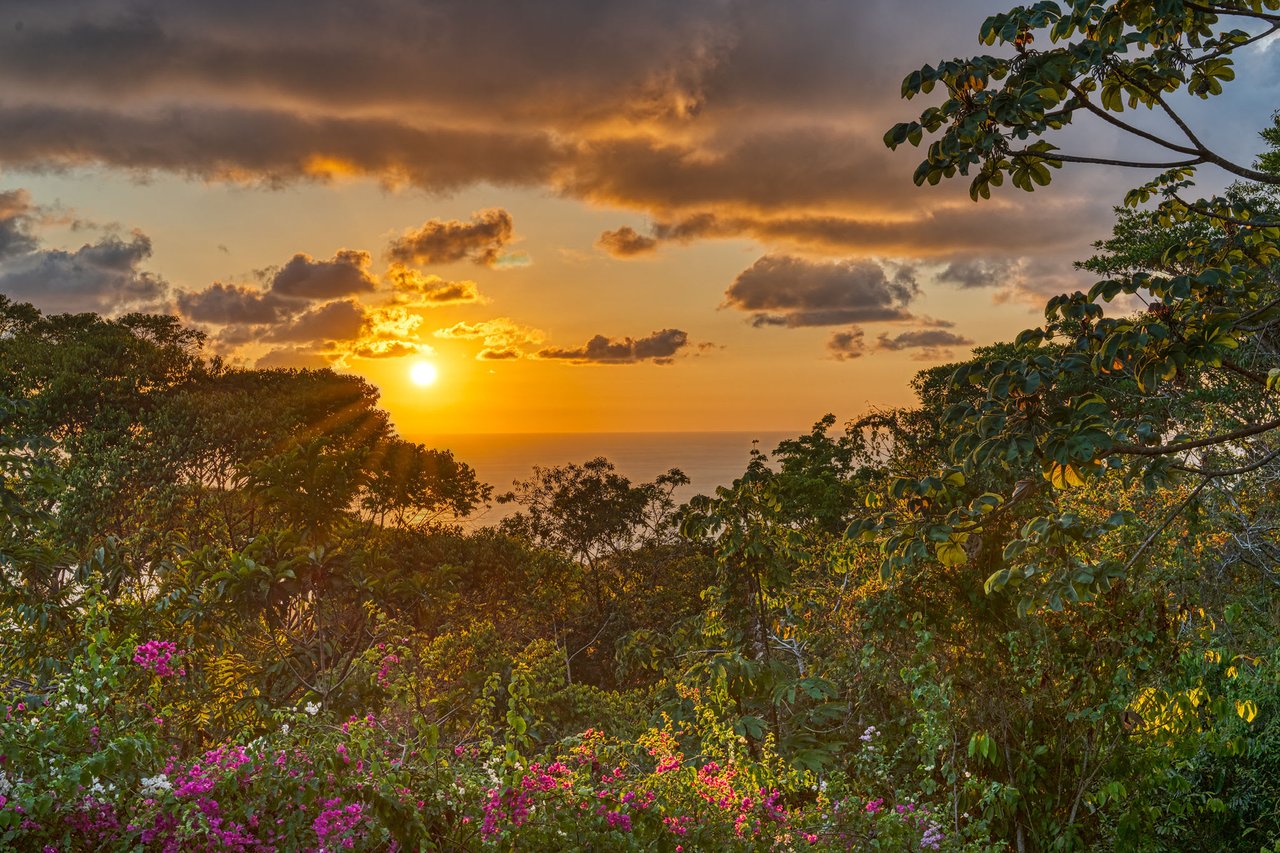 Ocean View 3 Bedroom and 2.5 Bath Home in Sought After Escaleras, Dominical