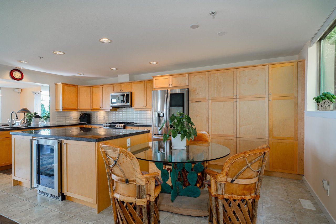 8664 Seascape Dr
