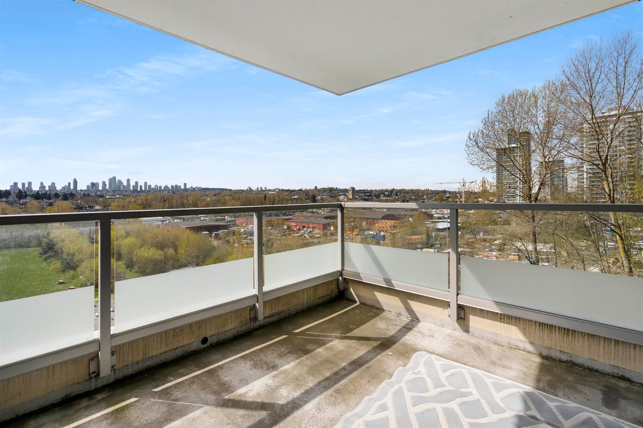 608-2133 Douglas Rd