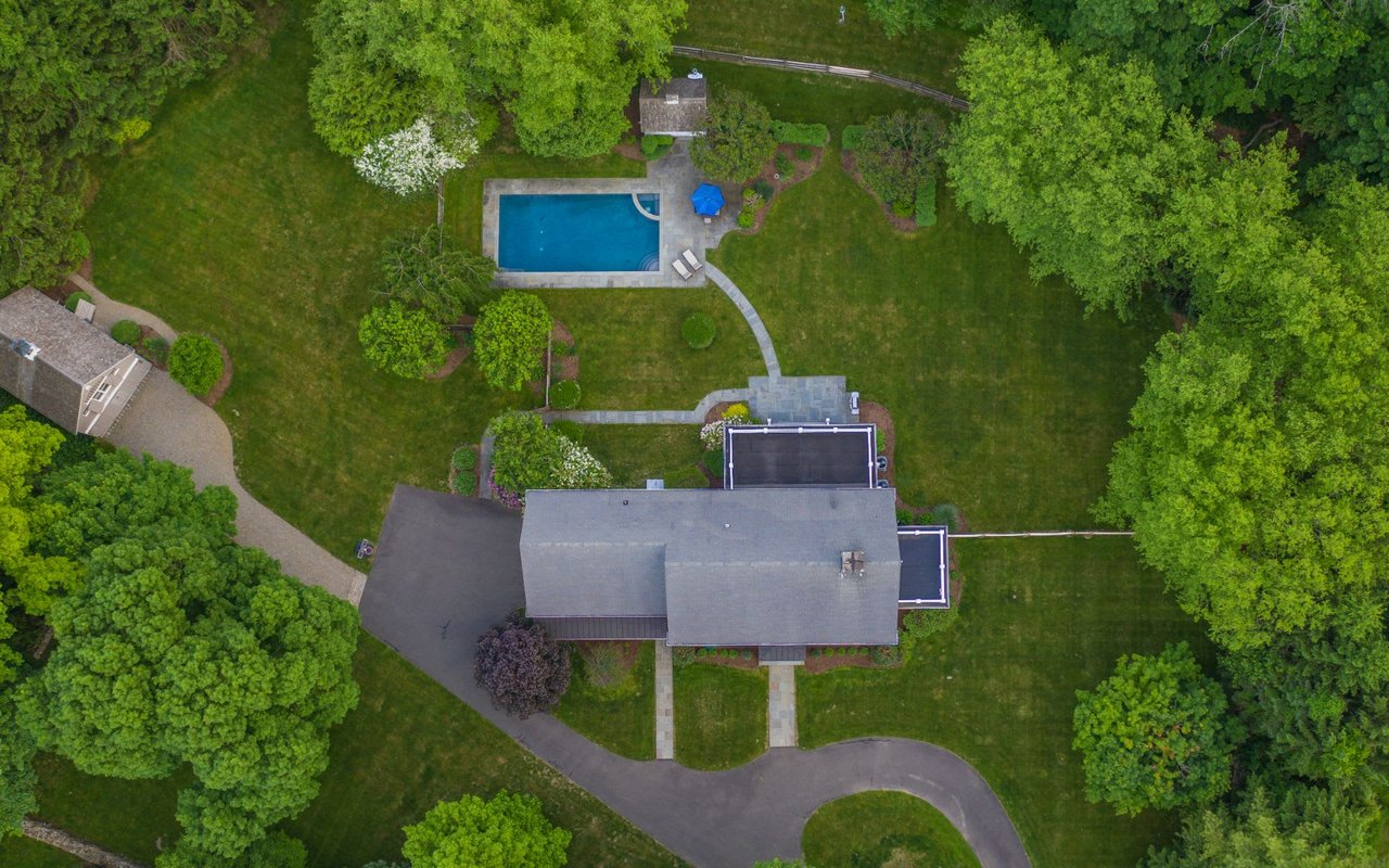 1615 Cross Highway
