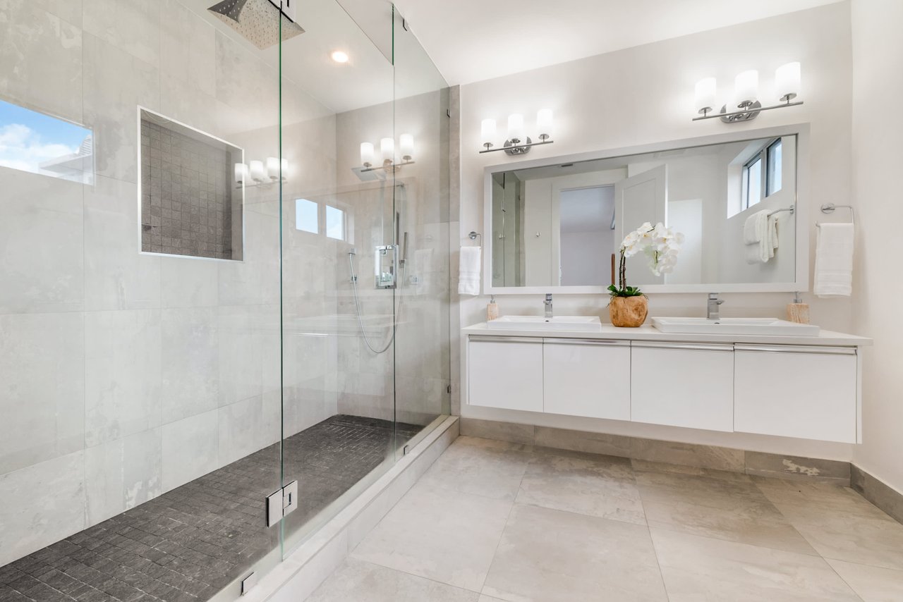 2949 Coconut Avenue # 4