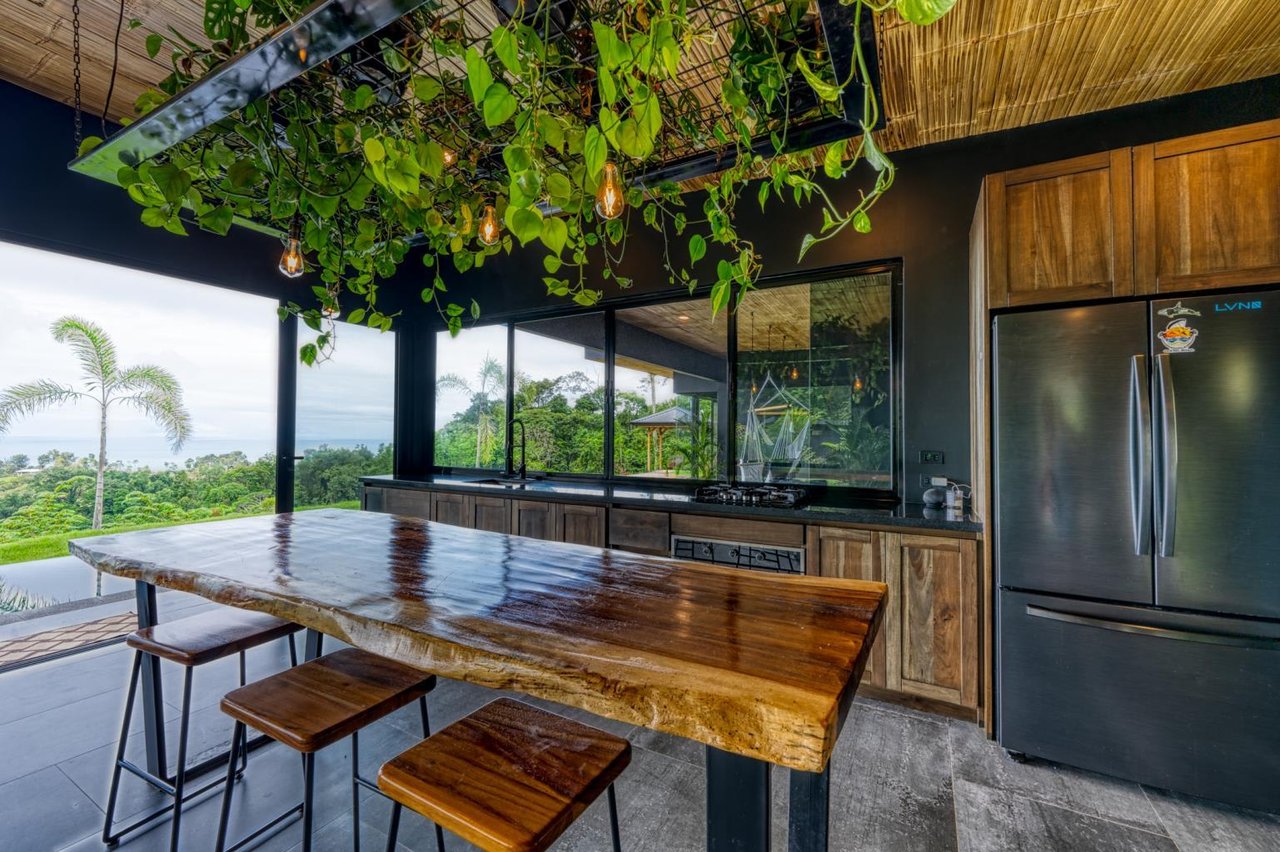 3 Bedroom Ocean View Estate