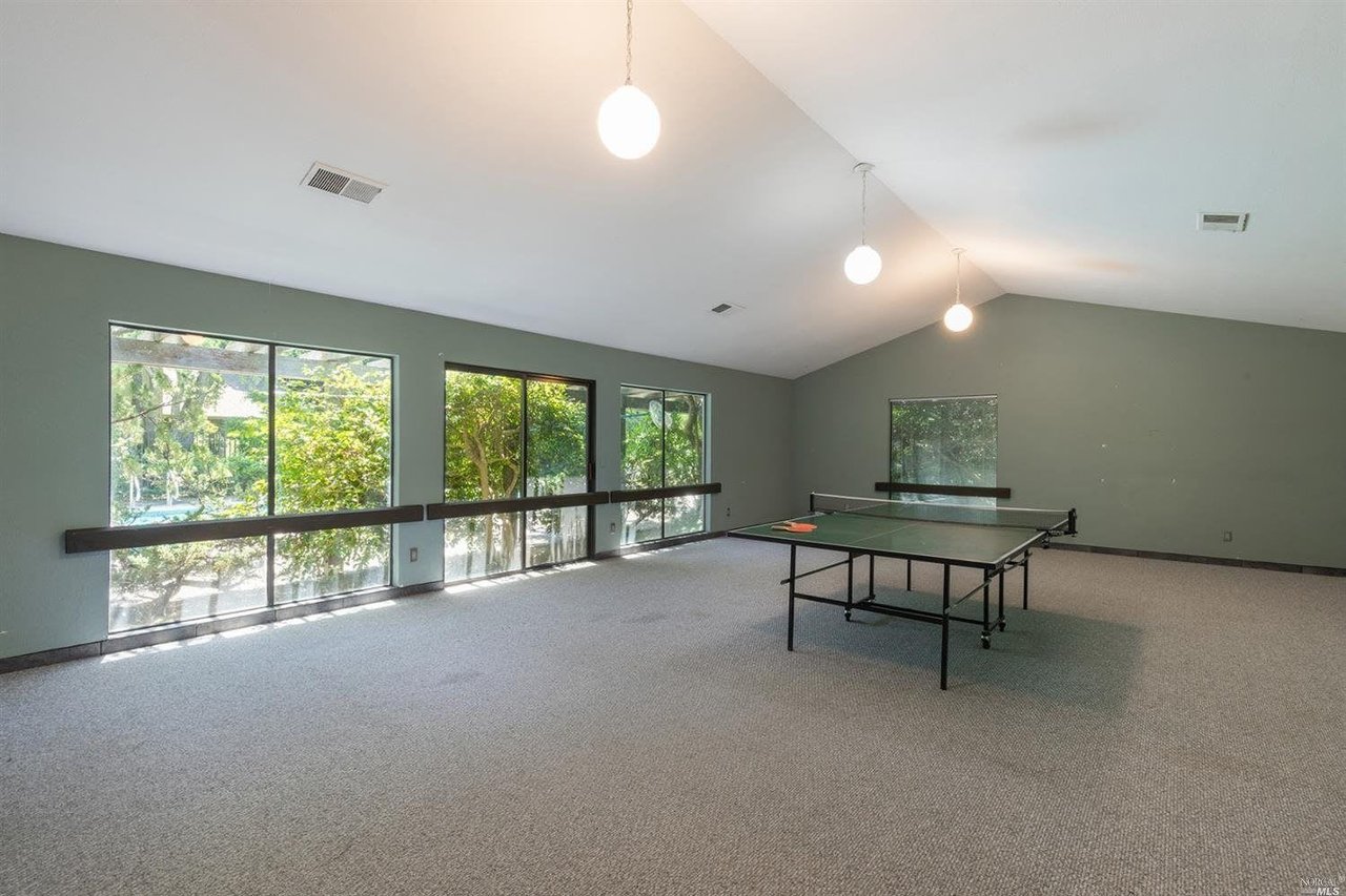 69 Creek Ct