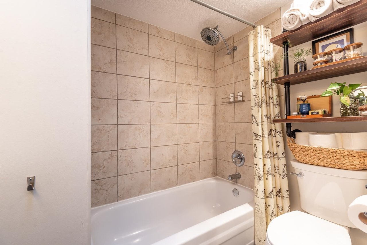 C311-40140 Willow Cres