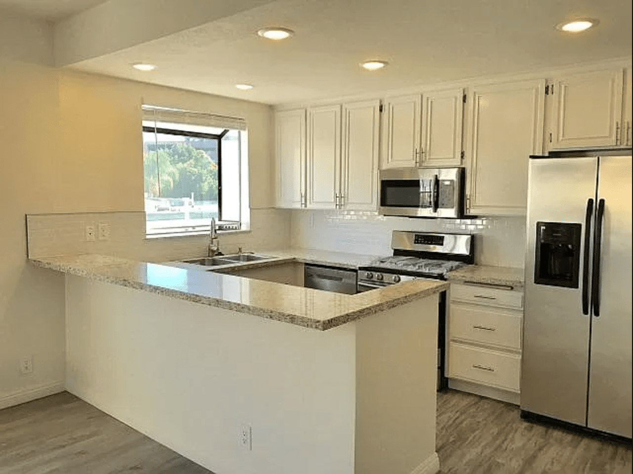 11827 Goshen Ave, #203