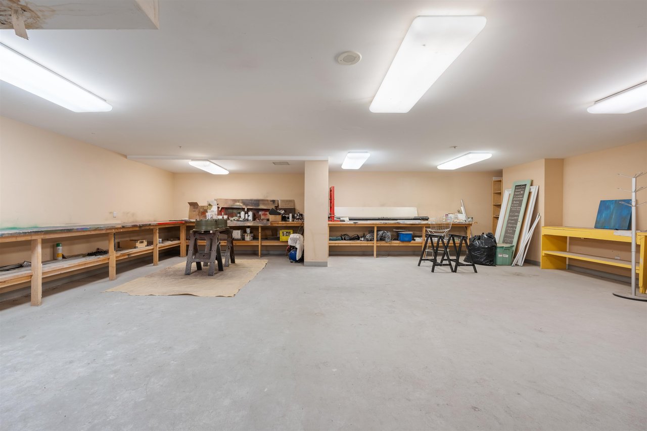 604-1425 W 6th Ave