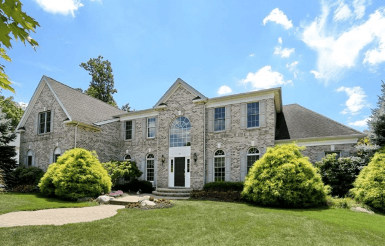 23 Taft Ct, Woodcliff Lake