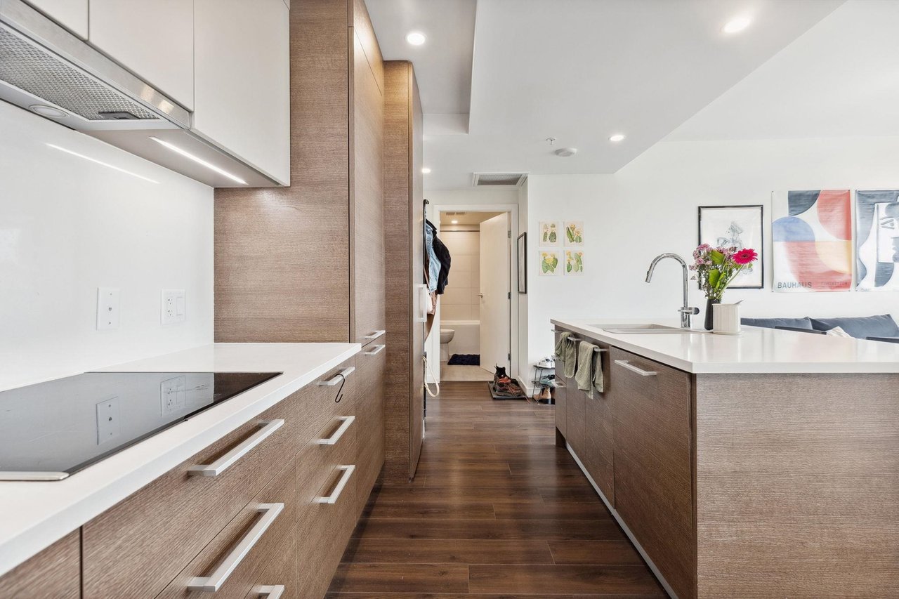 509-285 E 10th Ave