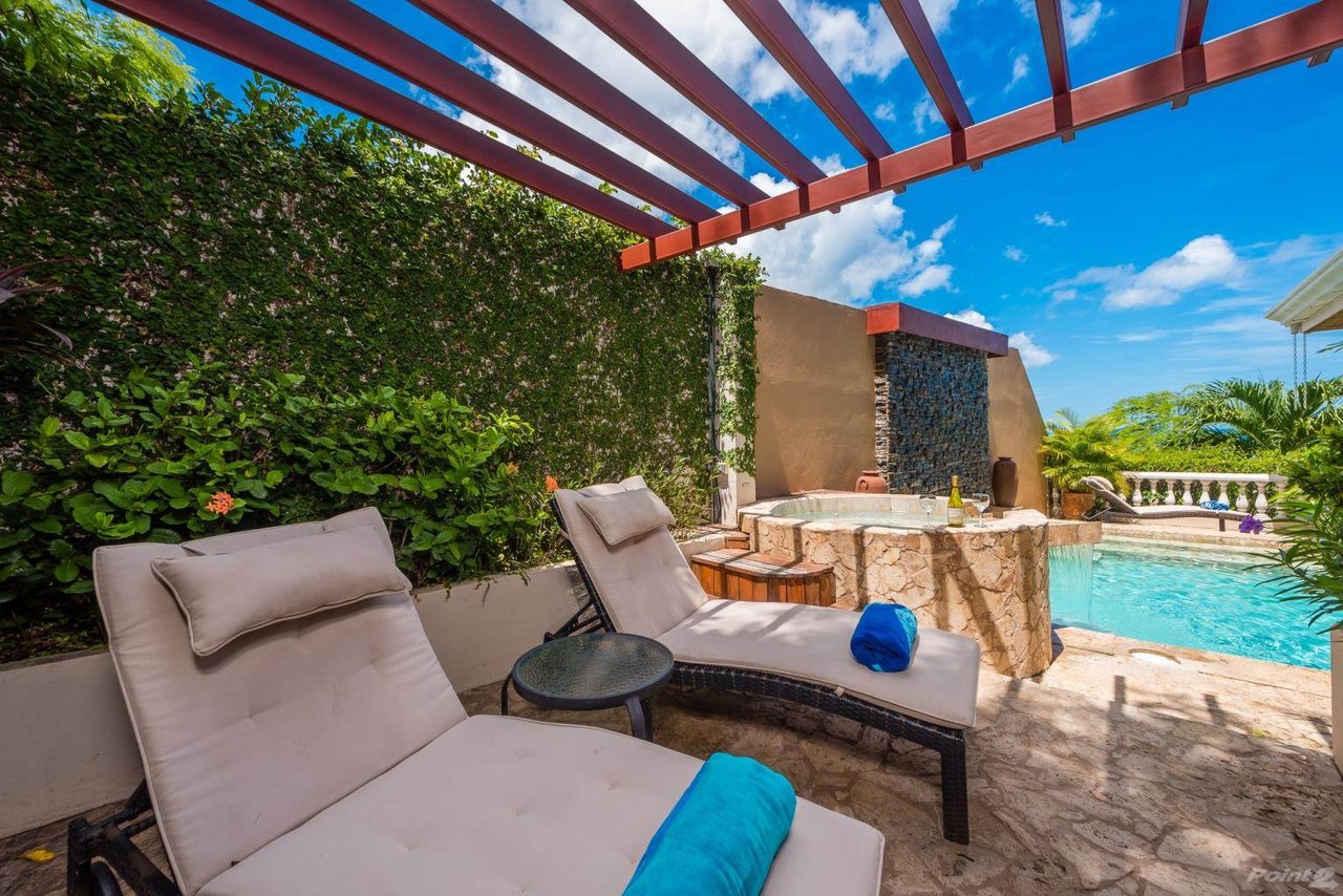 Casa Las Brisas in Flamingo Northridge