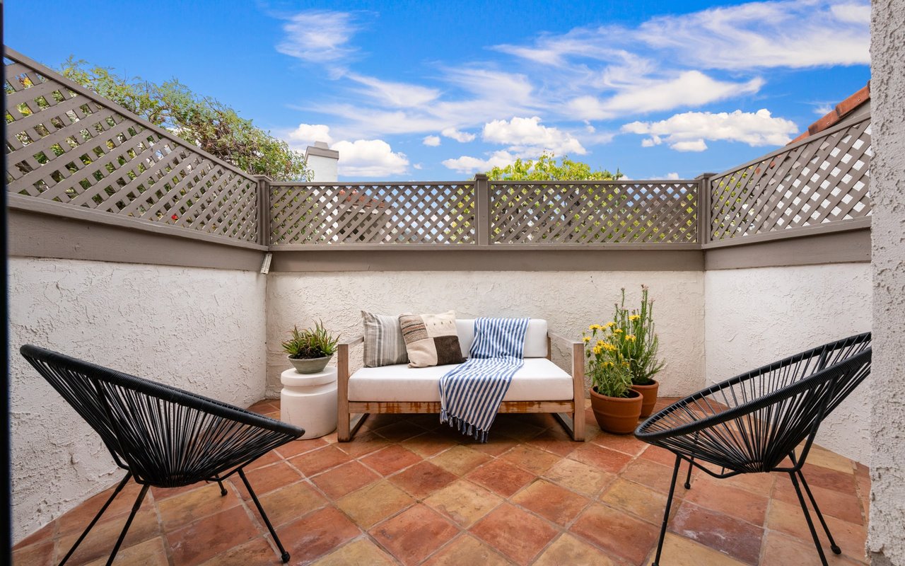 17098 Palisades Cir
