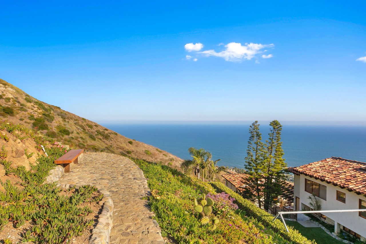 Gorgeous Hilltop Estate