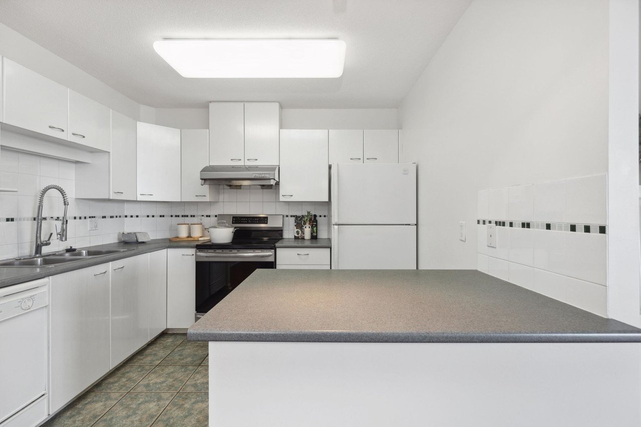 803-4425 Halifax Street, Burnaby
