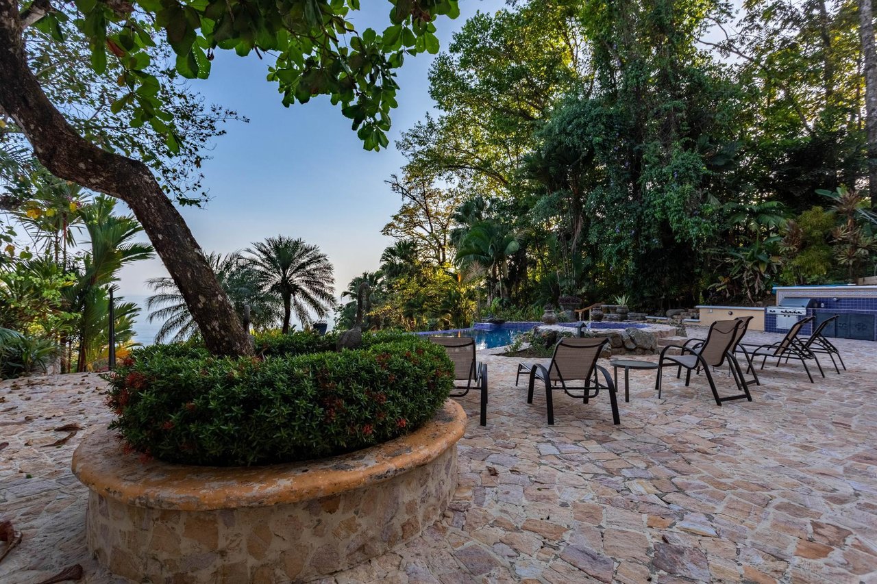 Private Ocean View Estate, Dominical, Puntarenas