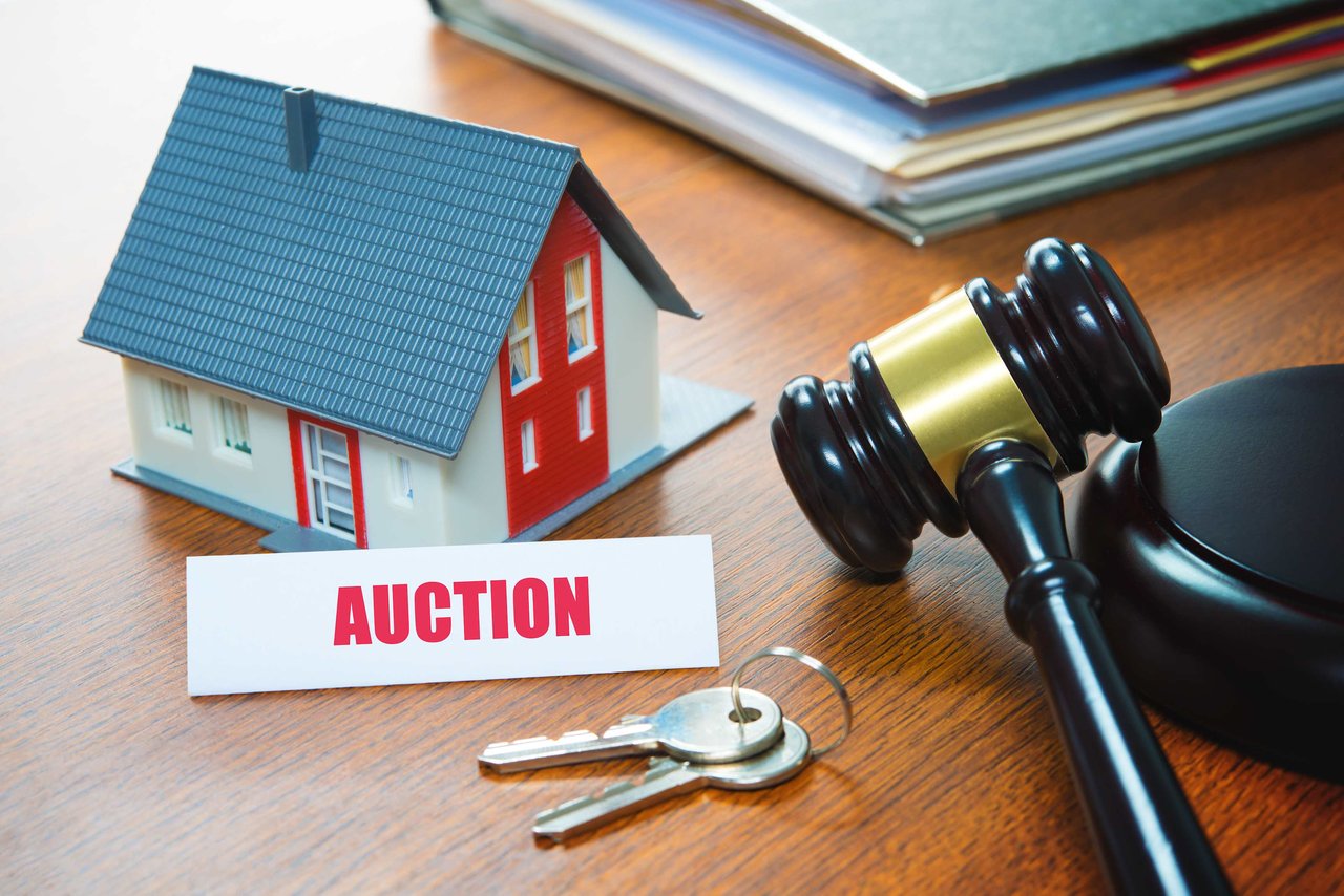 Is Auctioning Your Property the Right Move? Pros and Cons for Incline Village and Lake Tahoe Sellers