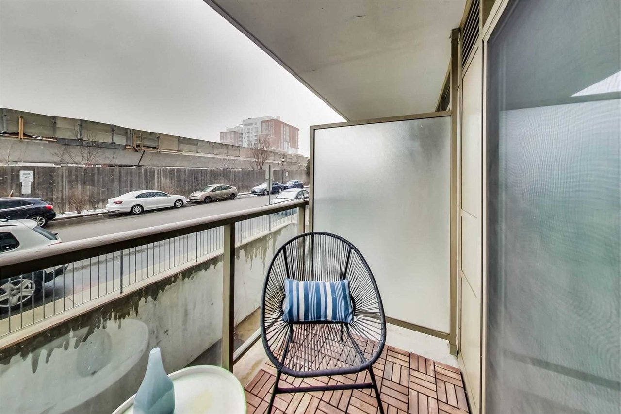 Lansdowne-Galleria, Junction-Triangle