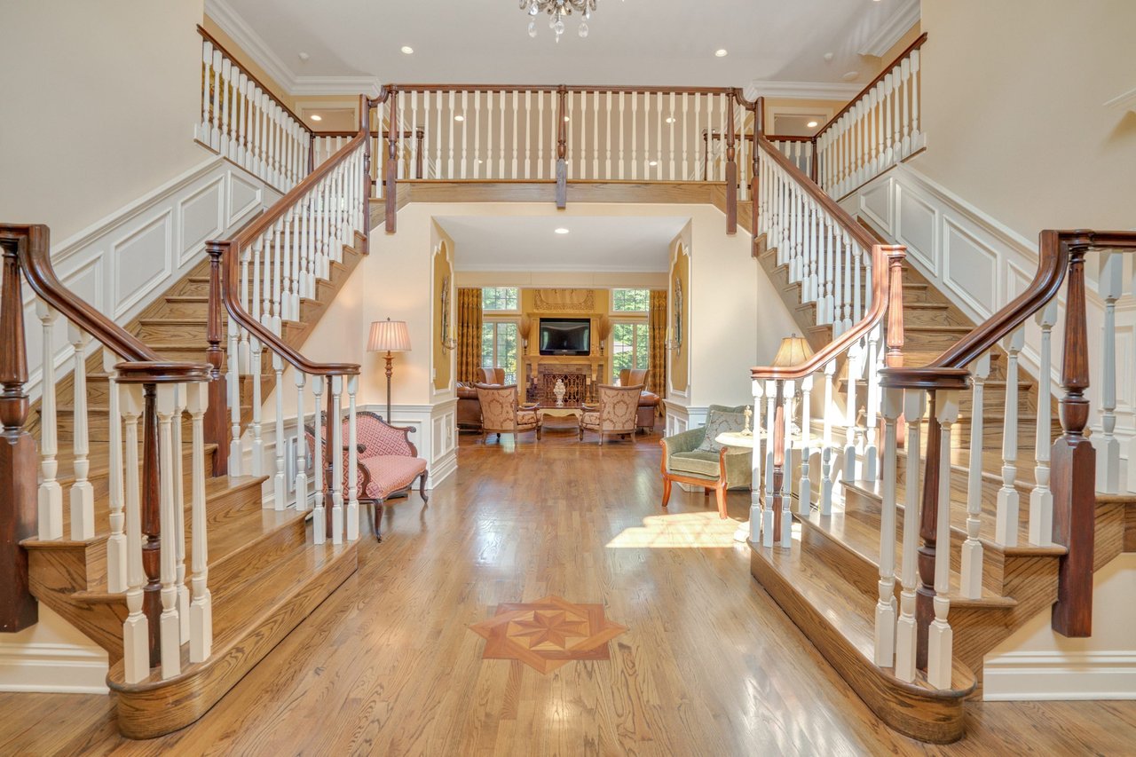 8 Glenbrook Drive
