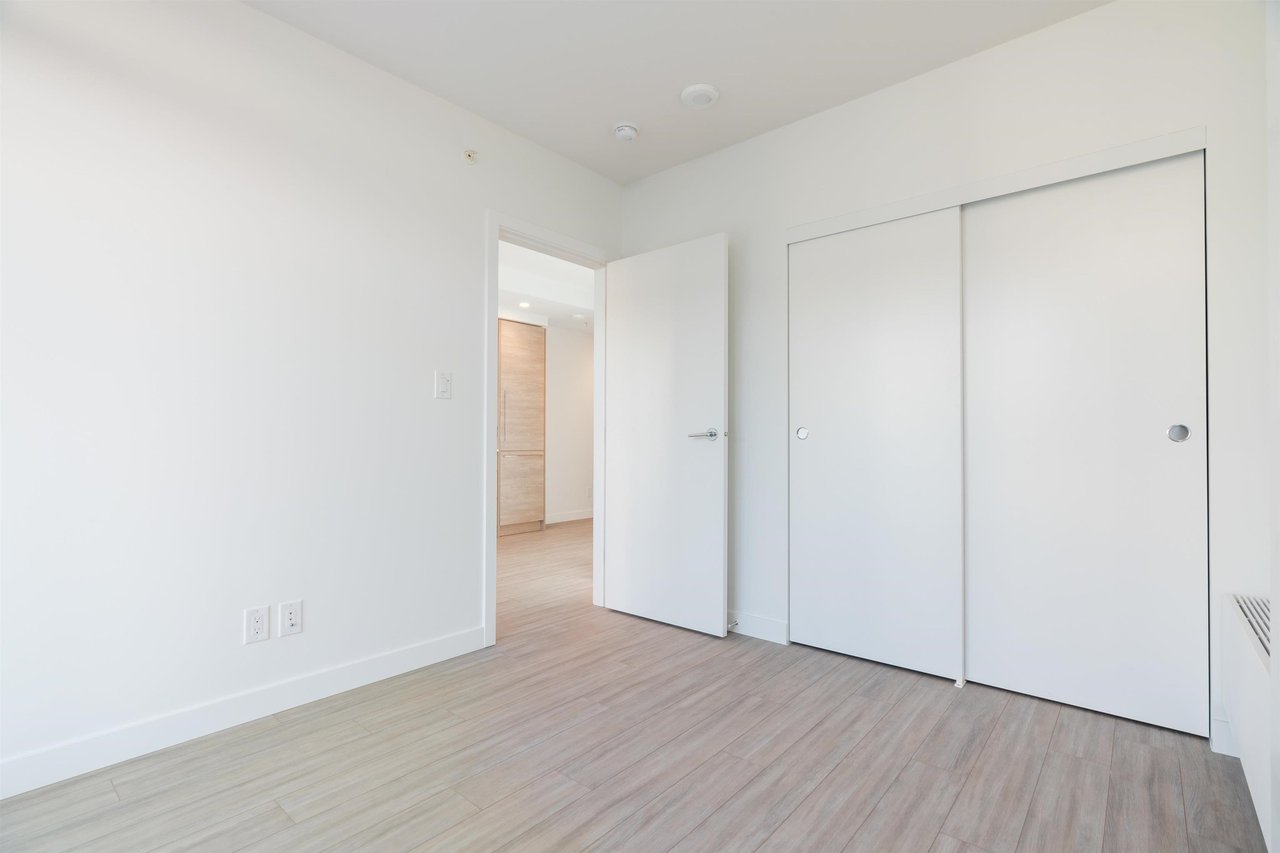 1507-13615 Fraser Highway, Surrey