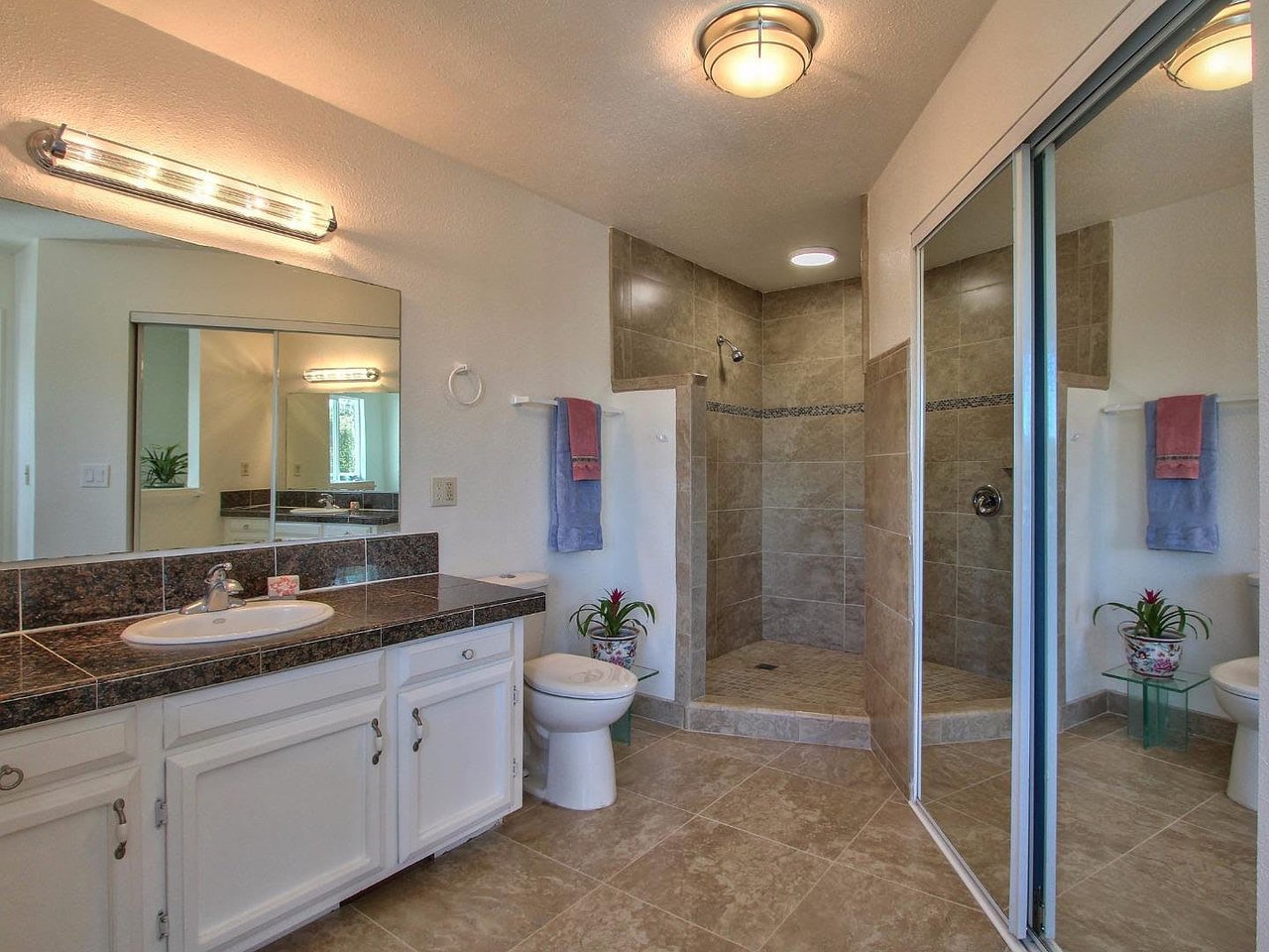 17230 Garlen Ln