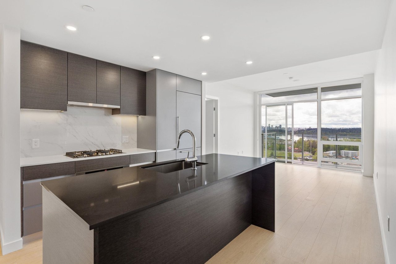 2105-200 Klahanie Ct