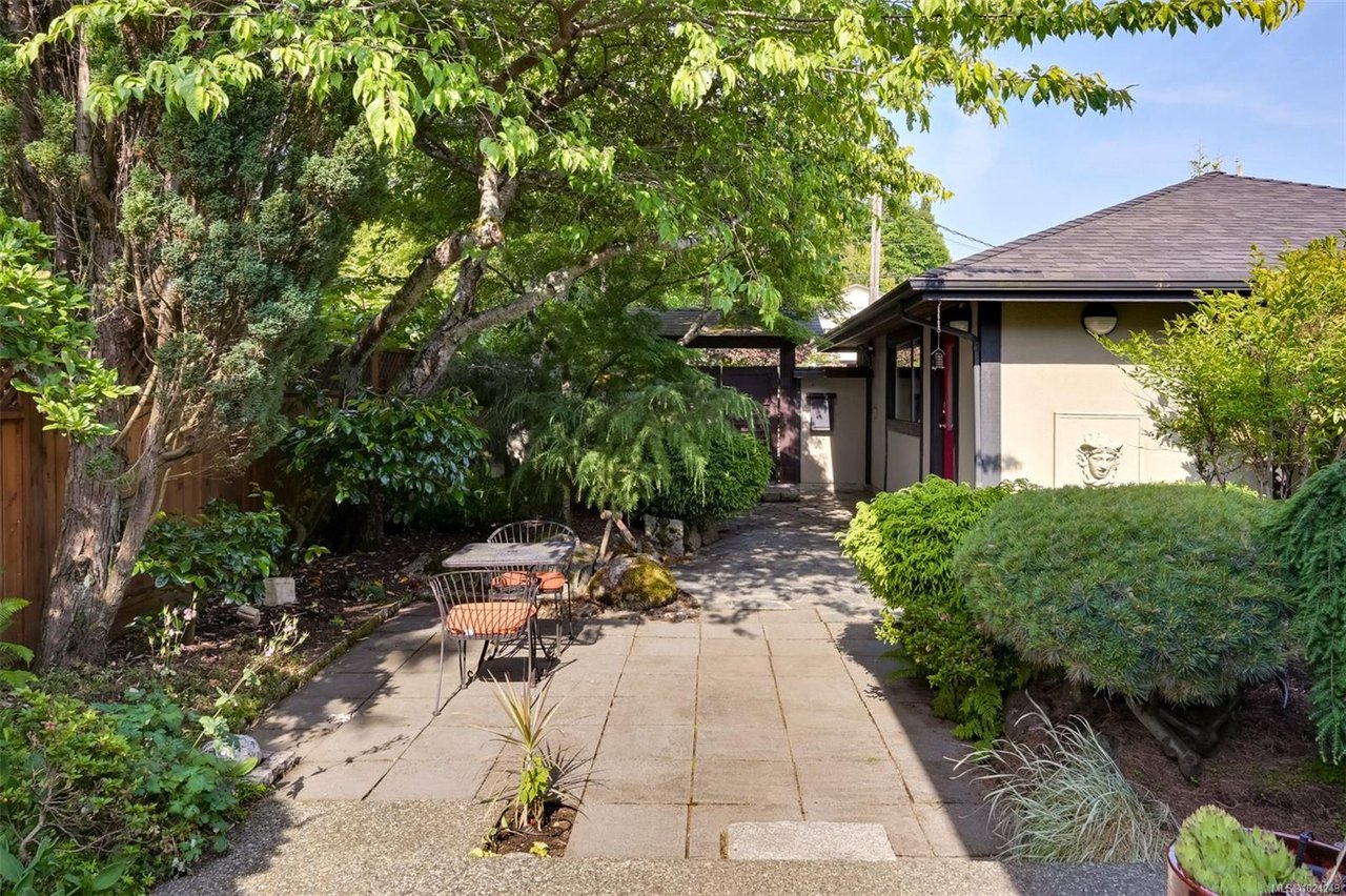 5299 Parker Ave