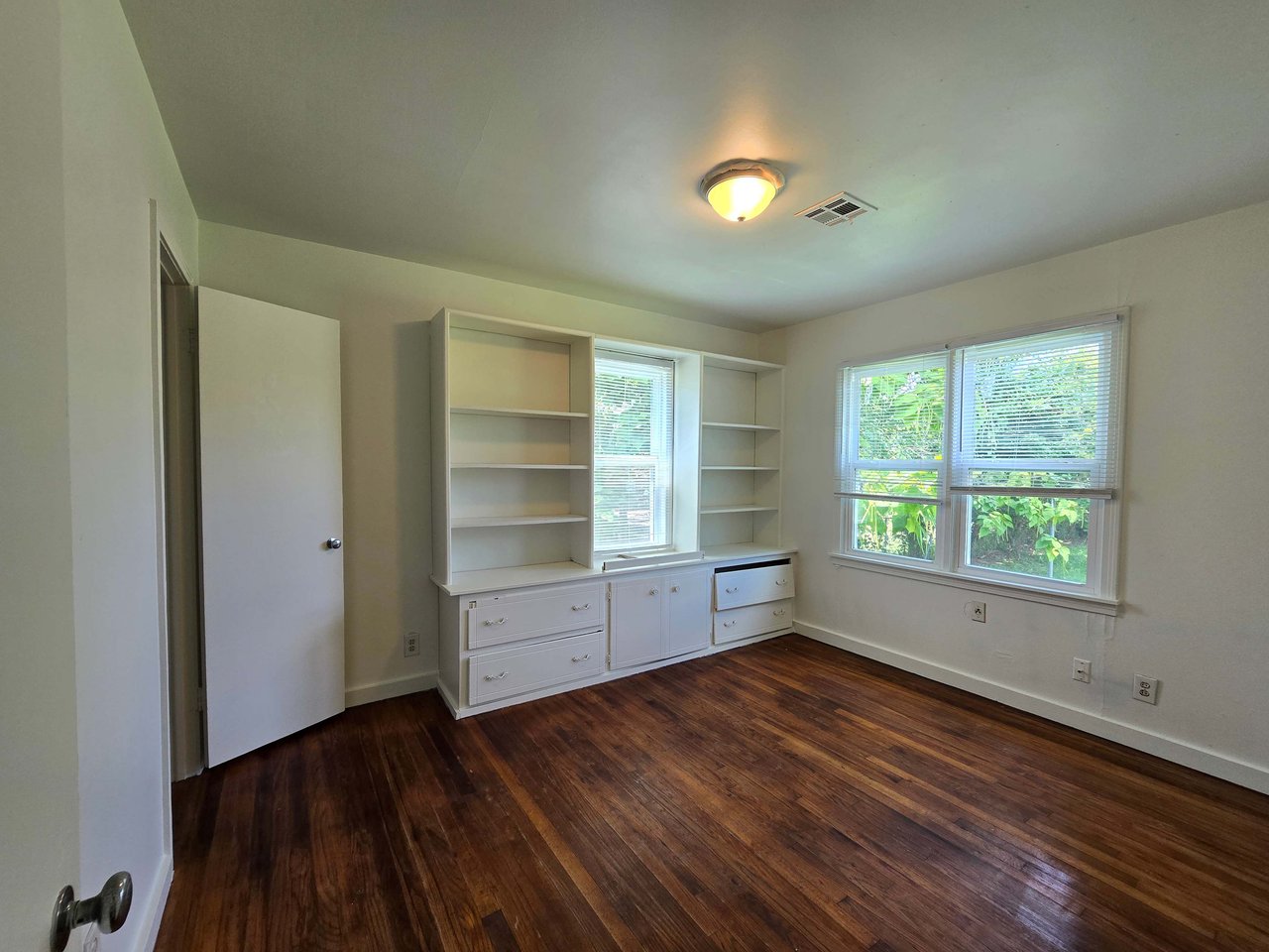 1518 N Tucker