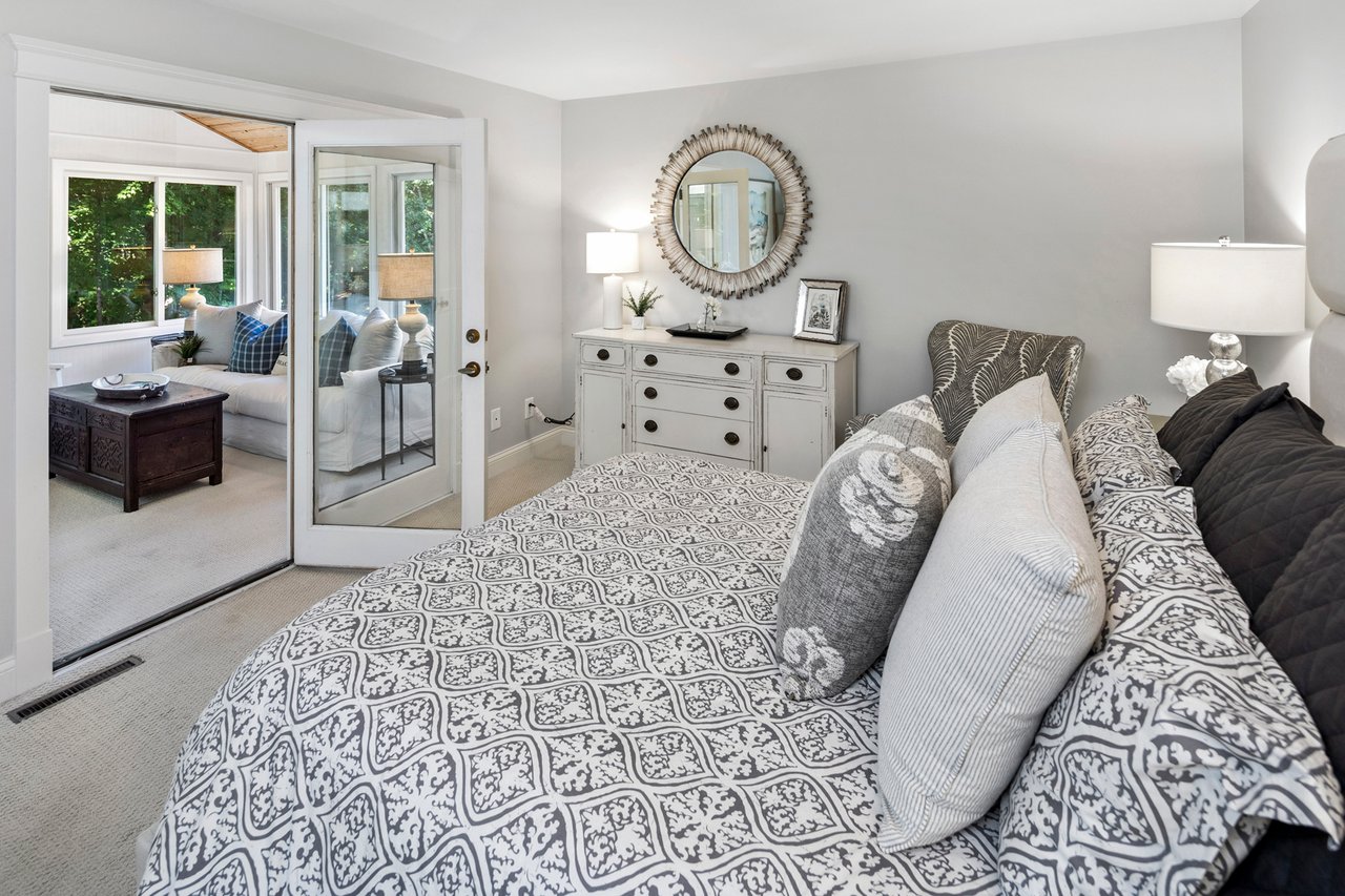 19670 Hillside Street | Deephaven