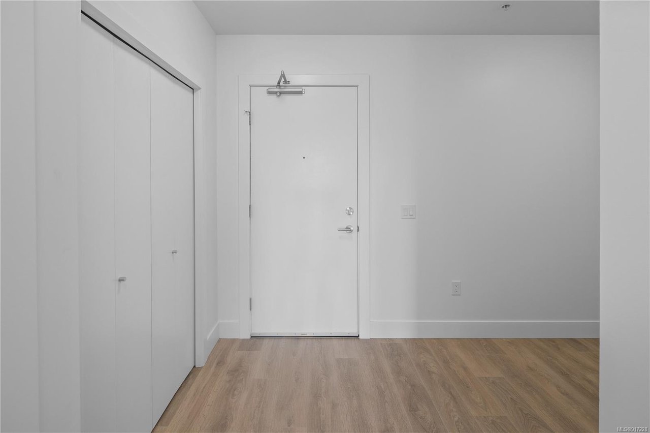 312-2461 Sidney Ave, Sidney
