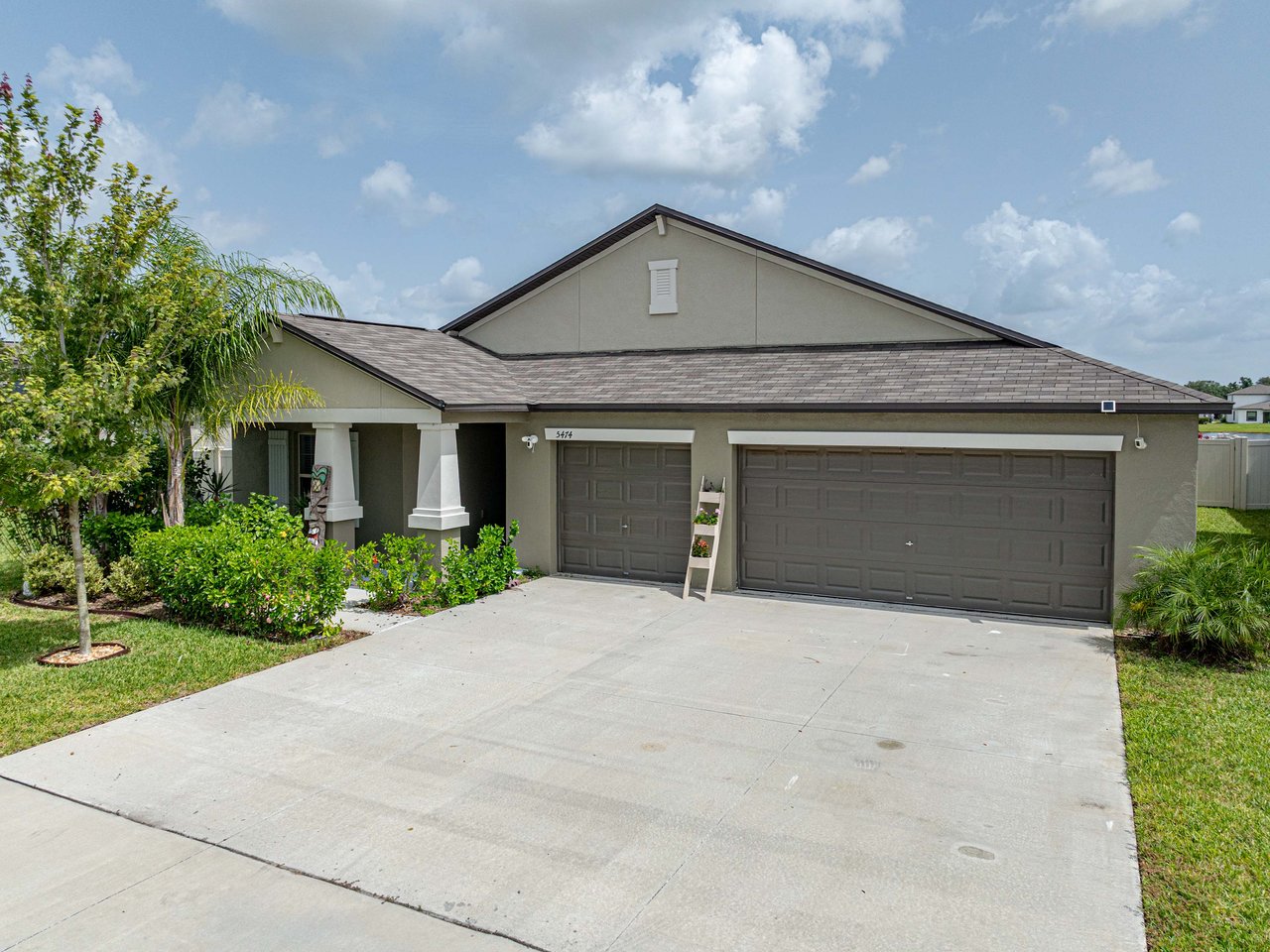 5474 LESLIE CANYON DR