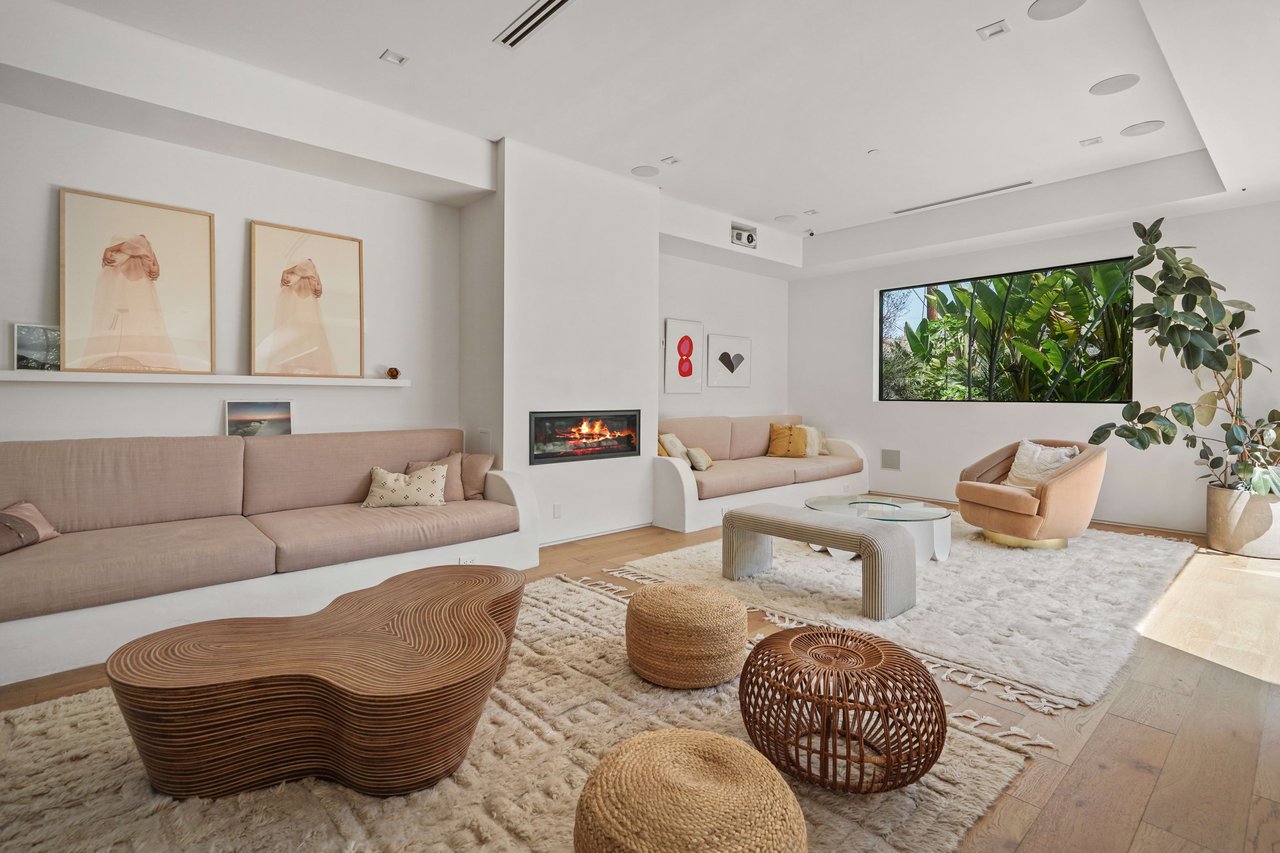 Staying Optimistic in the Face of Negativity