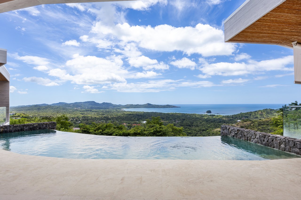 Contemporary Infinity Pool Villa, Flamingo, Guanacaste