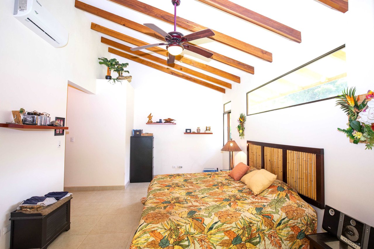 Wheelchair Friendly- 2 Bedroom house in a Quiet Community
