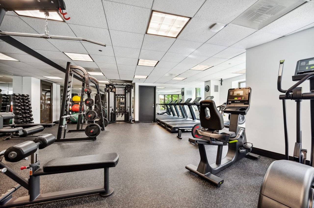 Picture of 400 N LaSalle amenities - exercise room | River North