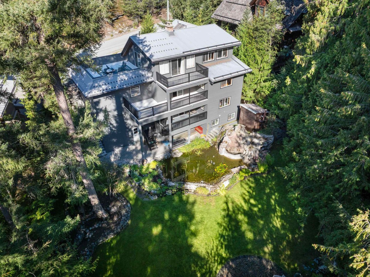 9548 Emerald Dr