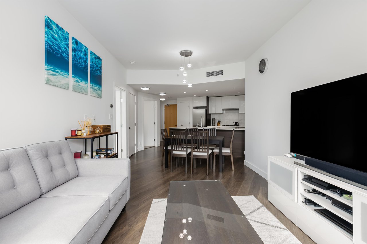305-3557 Sawmill Cres
