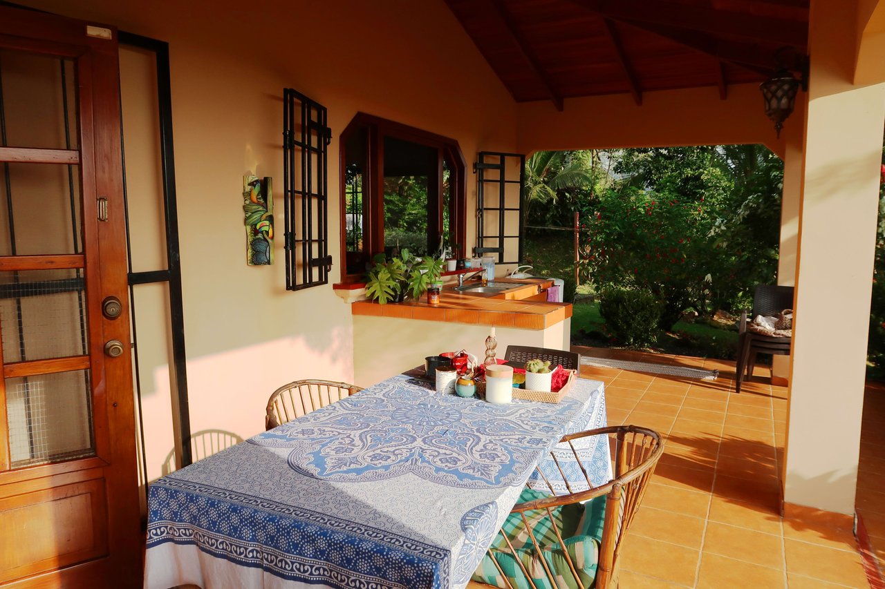 Casa Puesta Del Sol, Front Ridge Ocean View Home in Ojochal