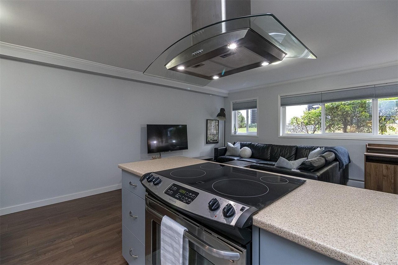106-305 Michigan St