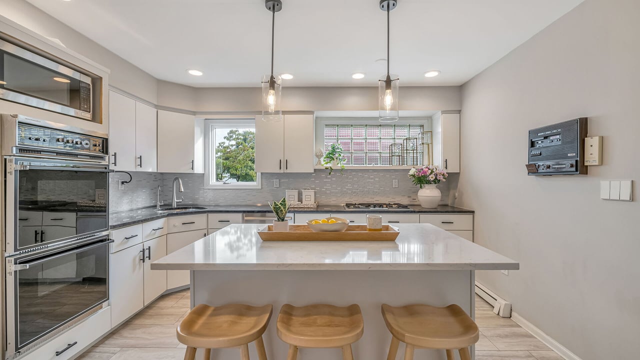 Paramus Colonial