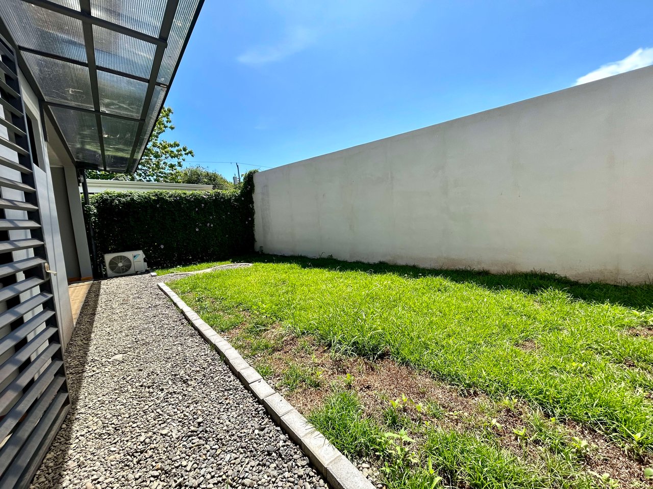 Brand New Modern 3 bed, 3 bath Villa in Uvita