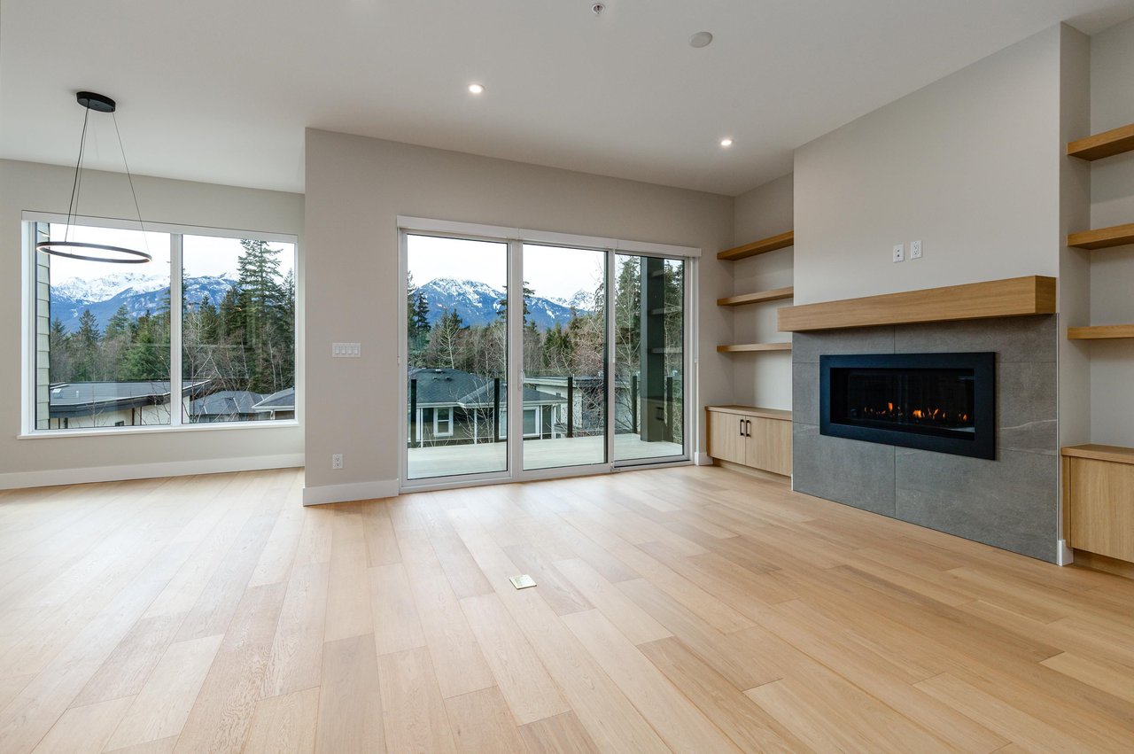 13-3385 Mamquam Rd